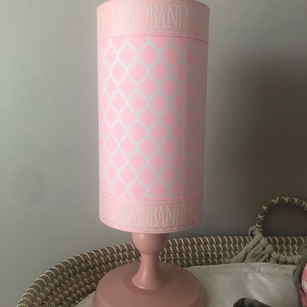 🎀 Brand New 🎀 Headbank Holder! New in box!
